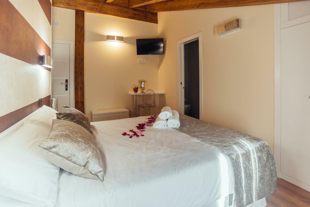 Hotel Rural Pinares De Soria モリーノス・デ・ドゥエロ エクステリア 写真