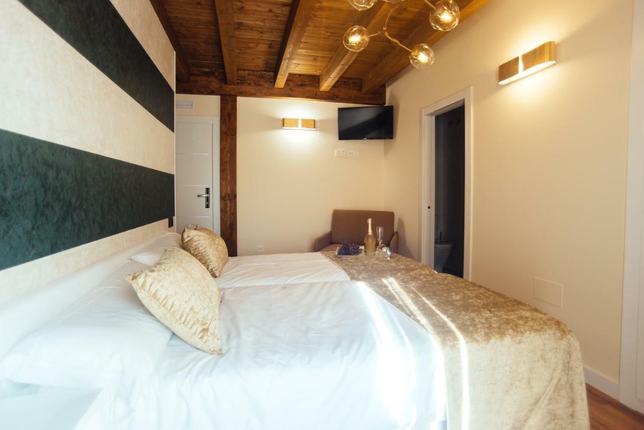 Hotel Rural Pinares De Soria モリーノス・デ・ドゥエロ エクステリア 写真