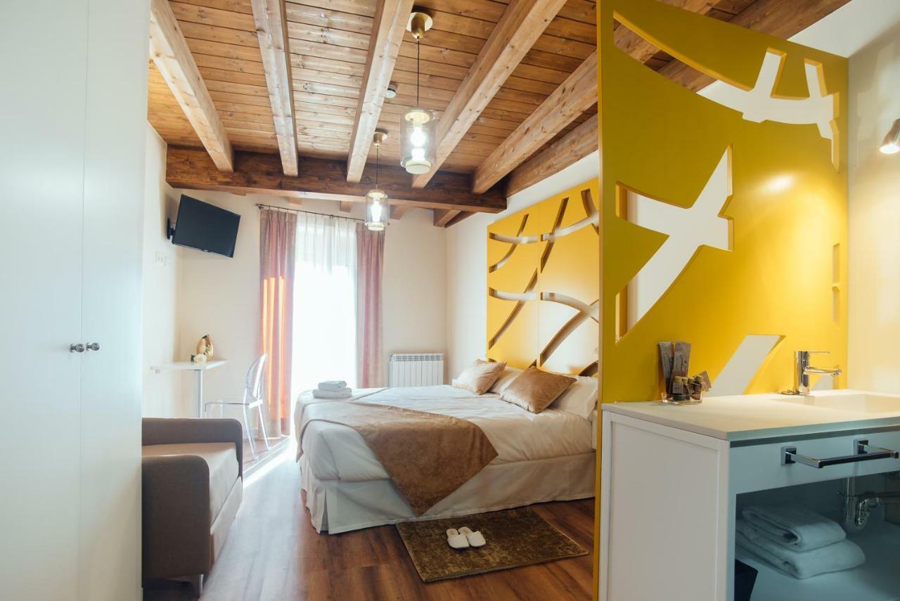 Hotel Rural Pinares De Soria モリーノス・デ・ドゥエロ エクステリア 写真